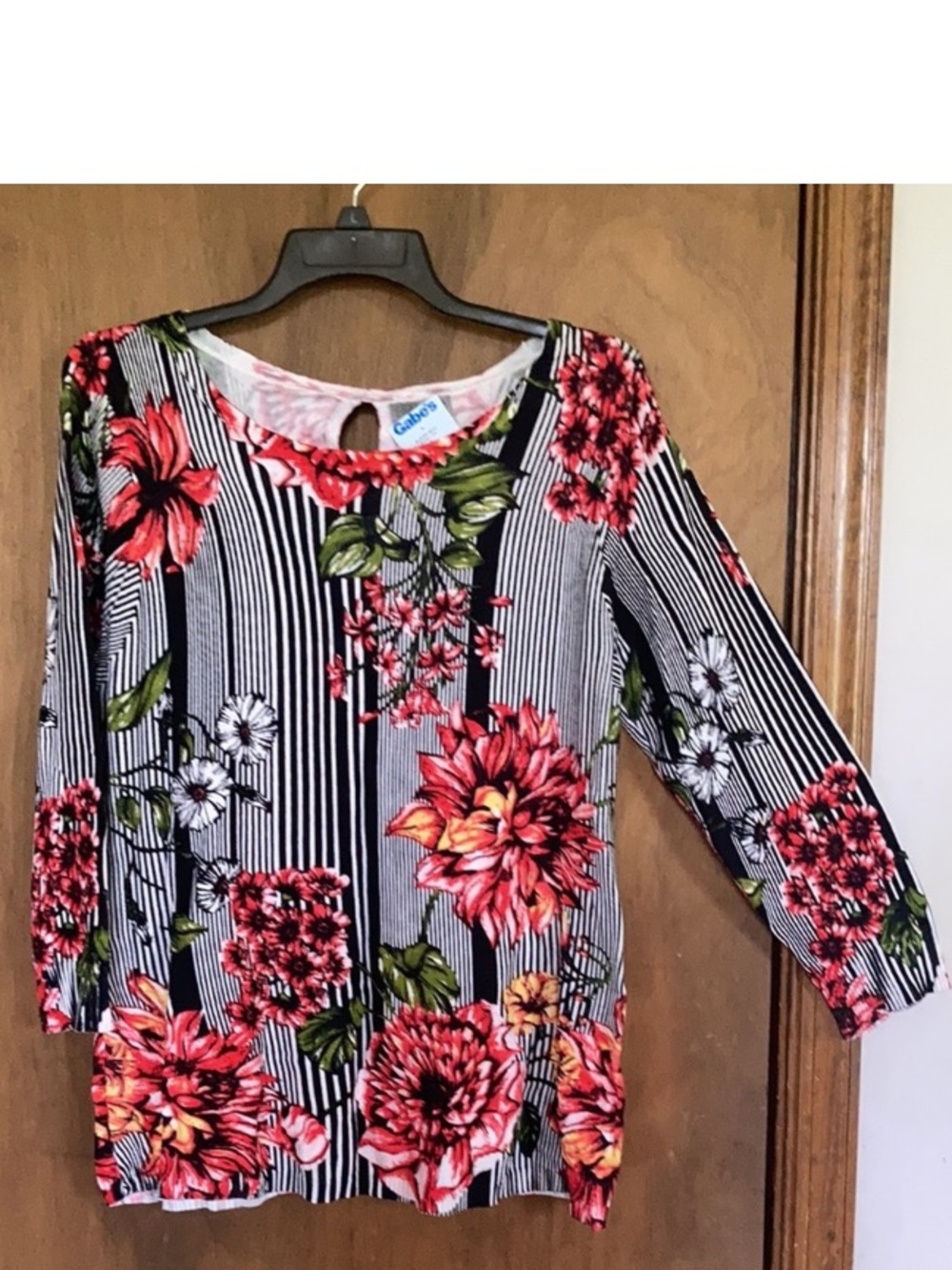 Joseph A. Top Stripes and floral print pullover top w keyhole detail L